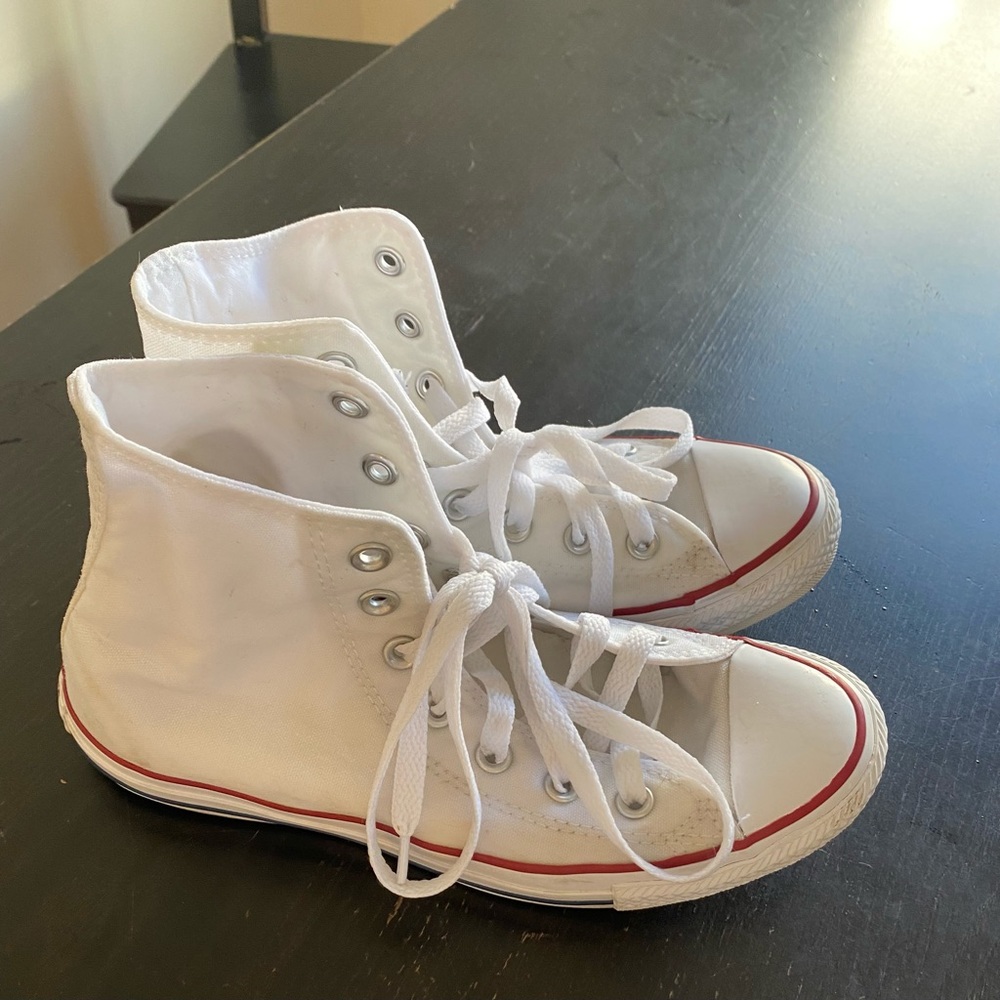 Converse All Star High Tops Womens Size 8 White Canvas Chucks Sneakers Shoes.